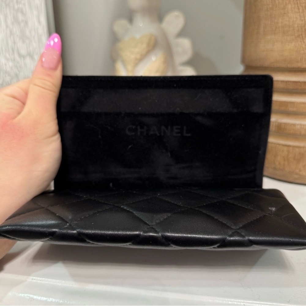 CHANEL Brown Tortoiseshell Women's Sunglasses with Dark Brown Lenses - Picture 8 of 9